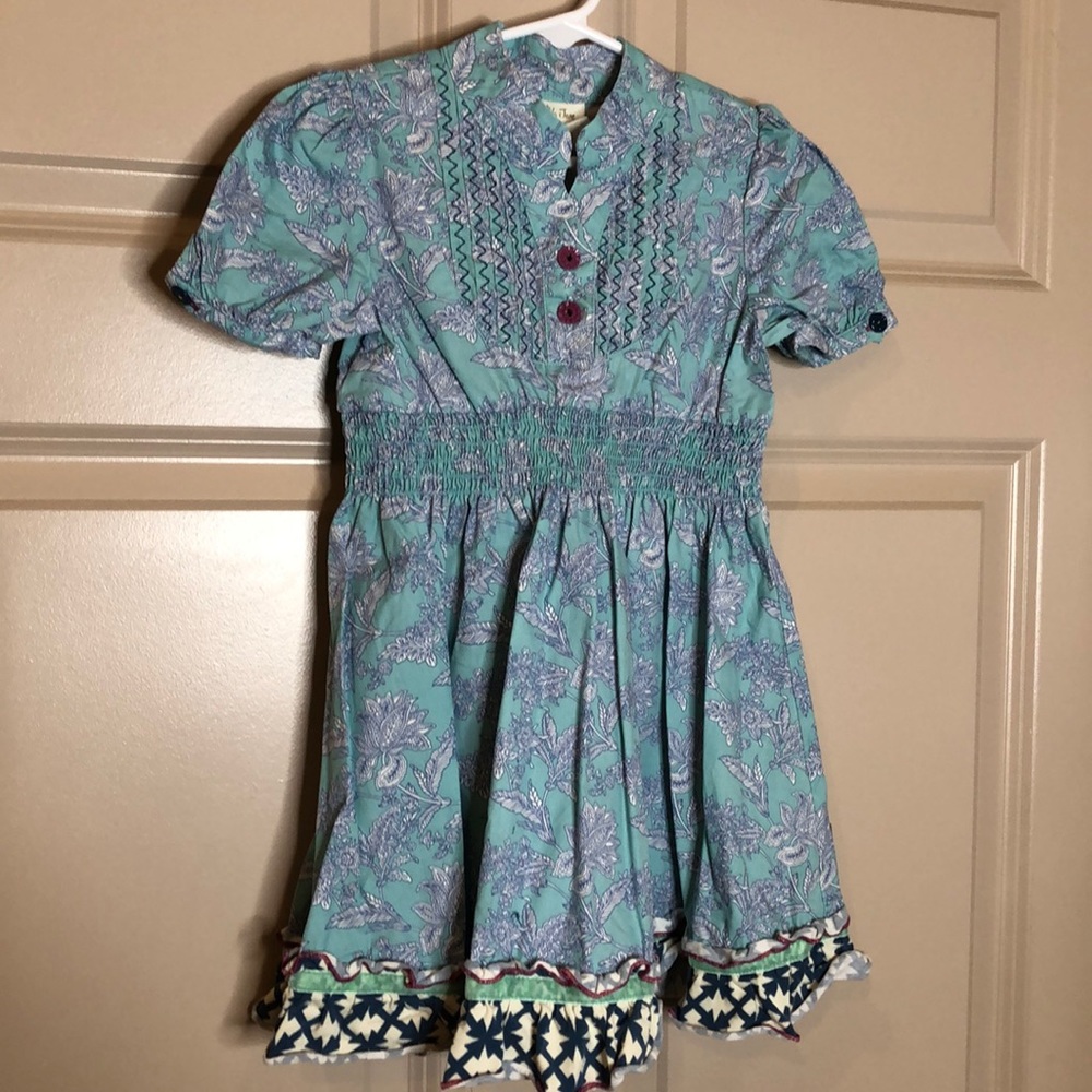 Matilda Jane size 4 blue dress with pink buttons